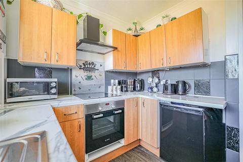 2 bedroom flat for sale, Bennetts End Road, Hemel Hempstead, HP3