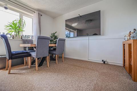 2 bedroom flat for sale, Bennetts End Road, Hemel Hempstead, HP3
