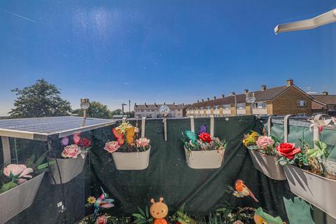 2 bedroom flat for sale, Bennetts End Road, Hemel Hempstead, HP3