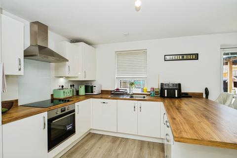 4 bedroom detached house for sale, Redstart Hill, Whitfield, Dover, Kent, CT16
