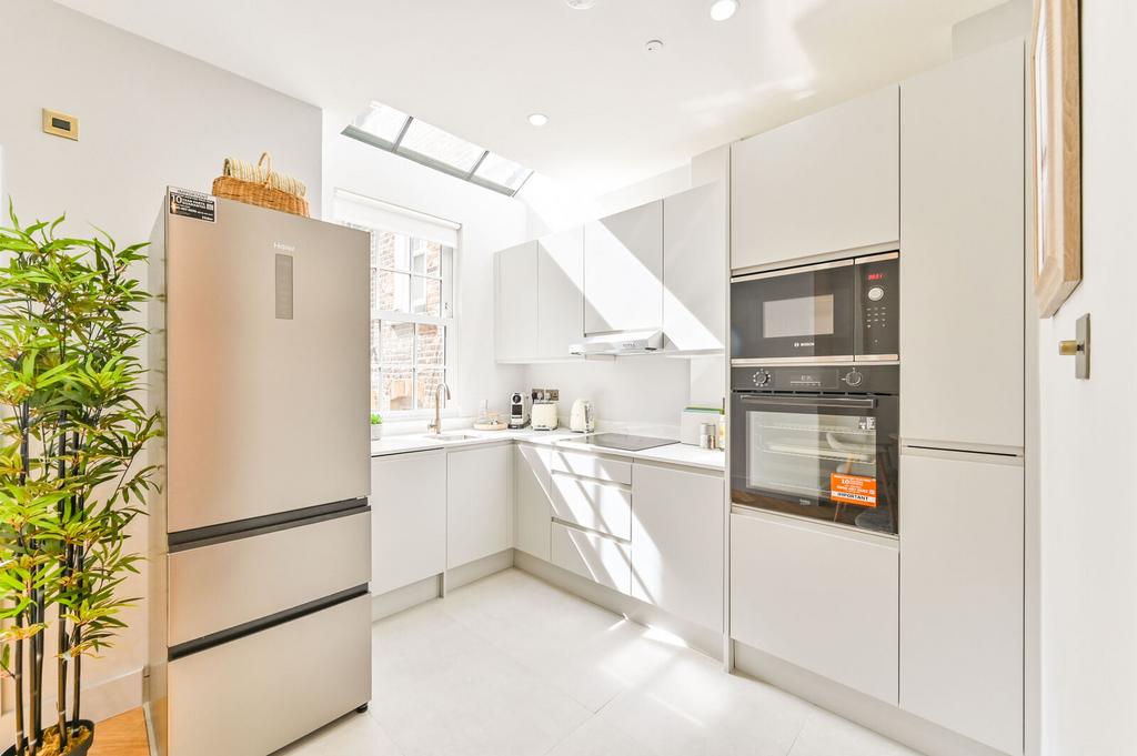 Apartment in London - View 3