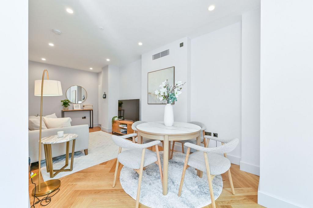 Apartment in London - More