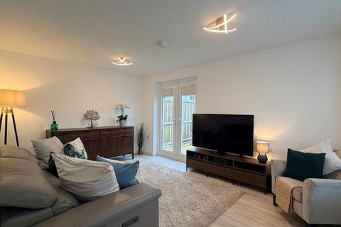 3 bedroom semi-detached house for sale, Redshank Avenue, Cambuslang G72