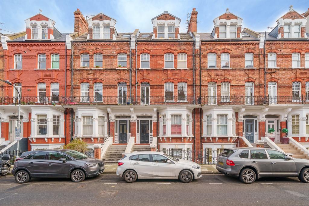 Apartment in London, West Kensington - View 3