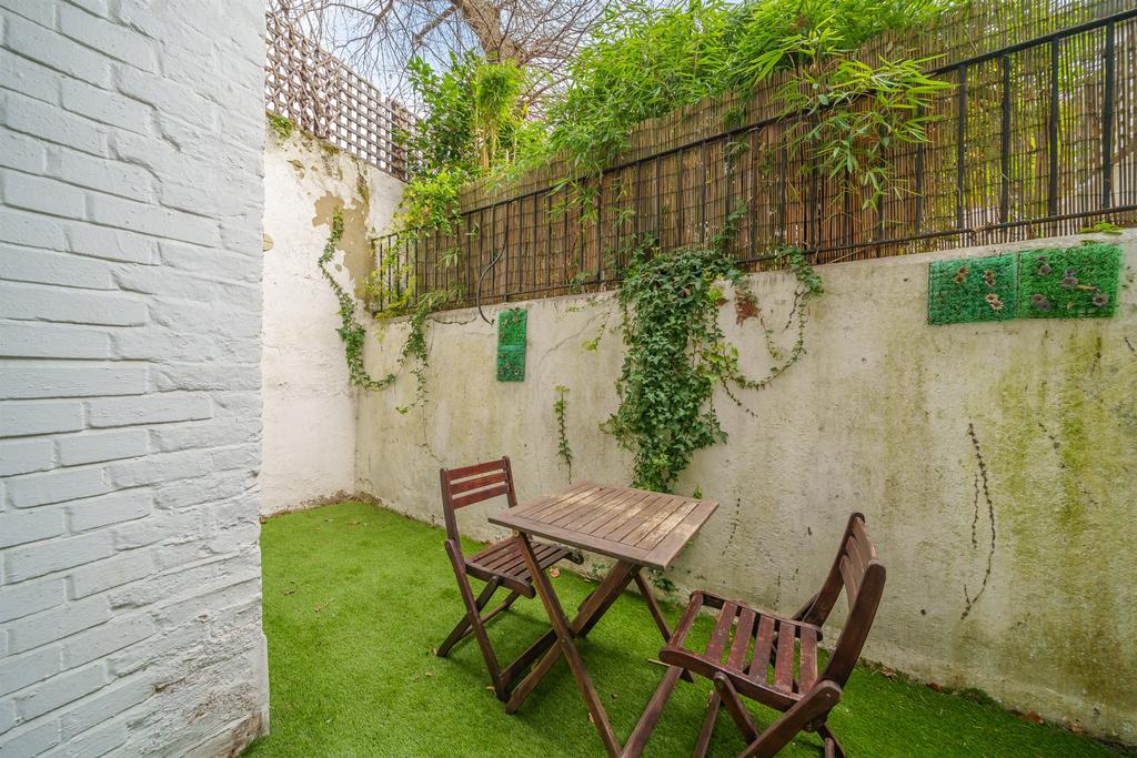 Apartment in London, West Kensington - View 4