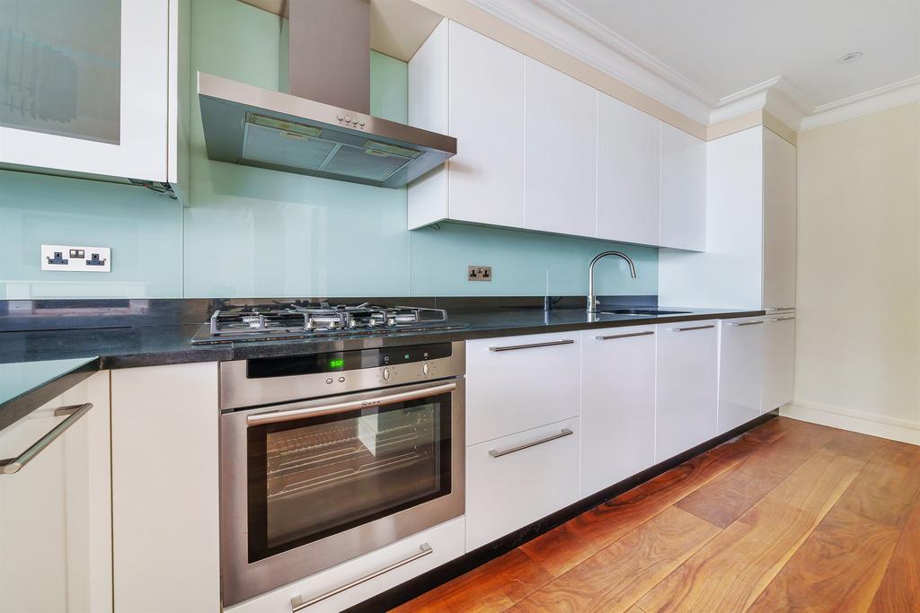 Apartment in London, West Kensington - View 5