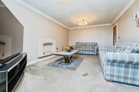 4 bedroom detached house for sale, Manor House Close, Hoyland, Barnsley
