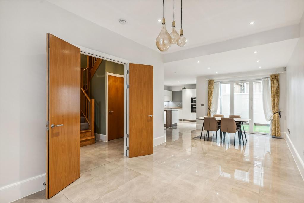 House in London - View 3