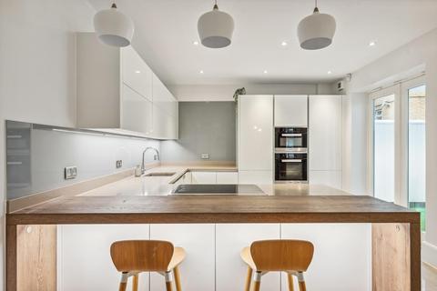 4 bedroom townhouse to rent, Pembridge Road, London W11