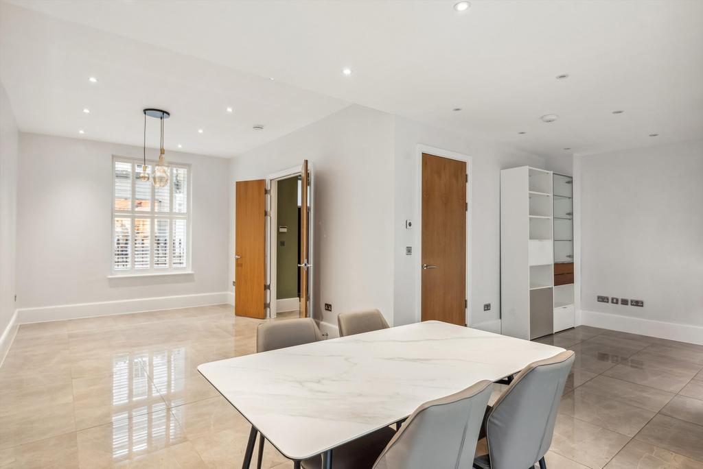 House in London - View 5