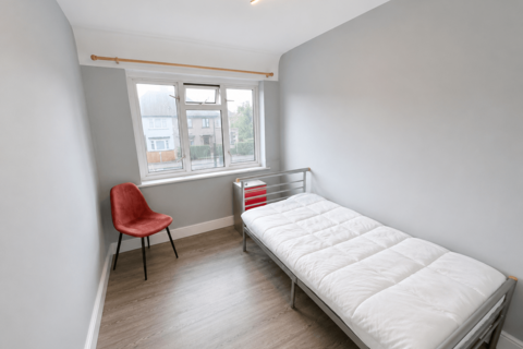 1 bedroom flat to rent, FELTHAM, TW14