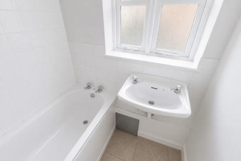 1 bedroom flat to rent, FELTHAM, TW14
