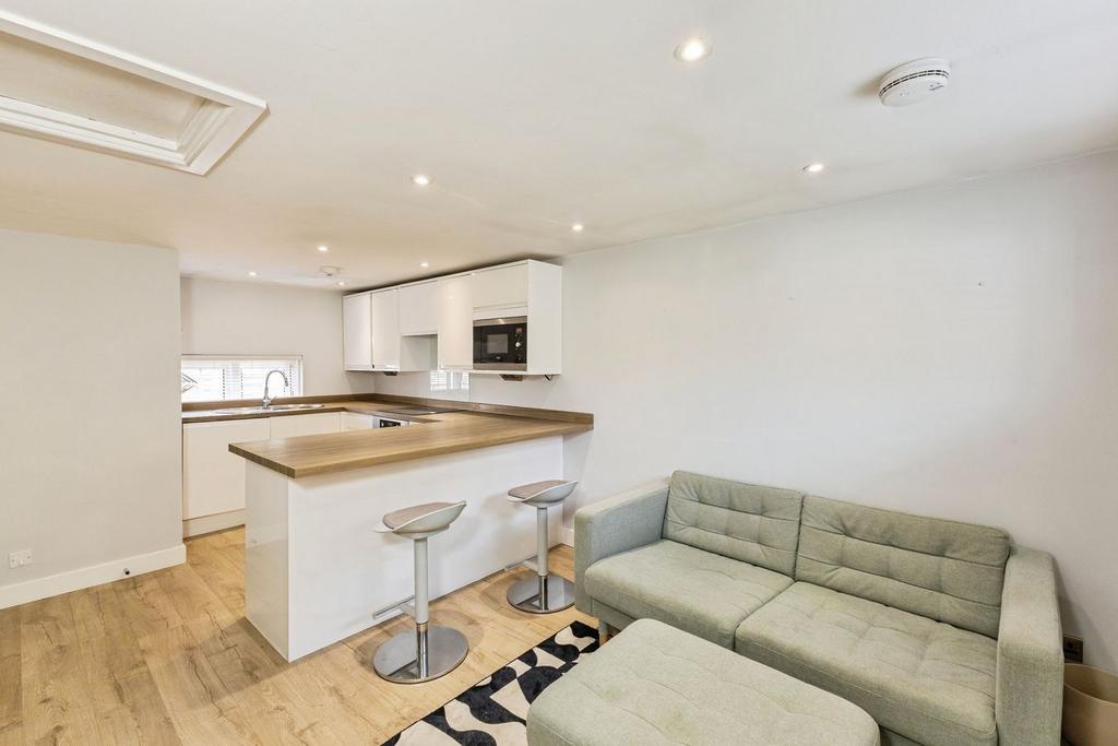 Apartment in Reading - View 2