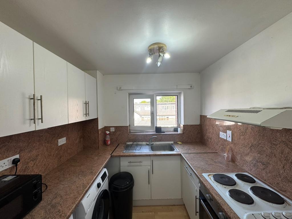 Apartment in UXBRIDGE - View 4