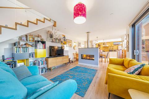 3 bedroom detached house for sale, Staunton Road, Kingston Upon Thames KT2