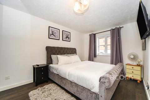 2 bedroom flat to rent, Frobisher Road Erith DA8