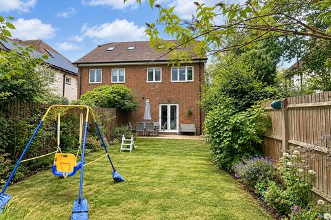 3 bedroom semi-detached house for sale, Hawthorne Gardens, Caterham, CR3