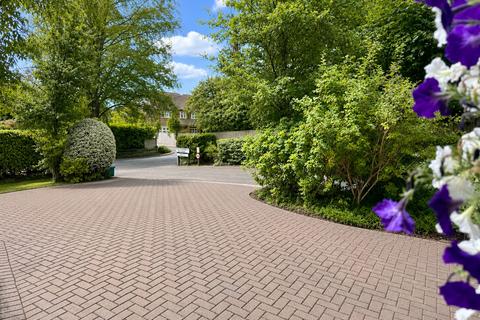 3 bedroom semi-detached house for sale, Hawthorne Gardens, Caterham, CR3