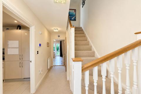 3 bedroom semi-detached house for sale, Hawthorne Gardens, Caterham, CR3