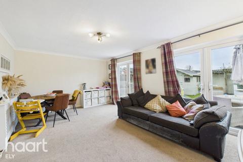 3 bedroom semi-detached house for sale, Guntons Close, Soham