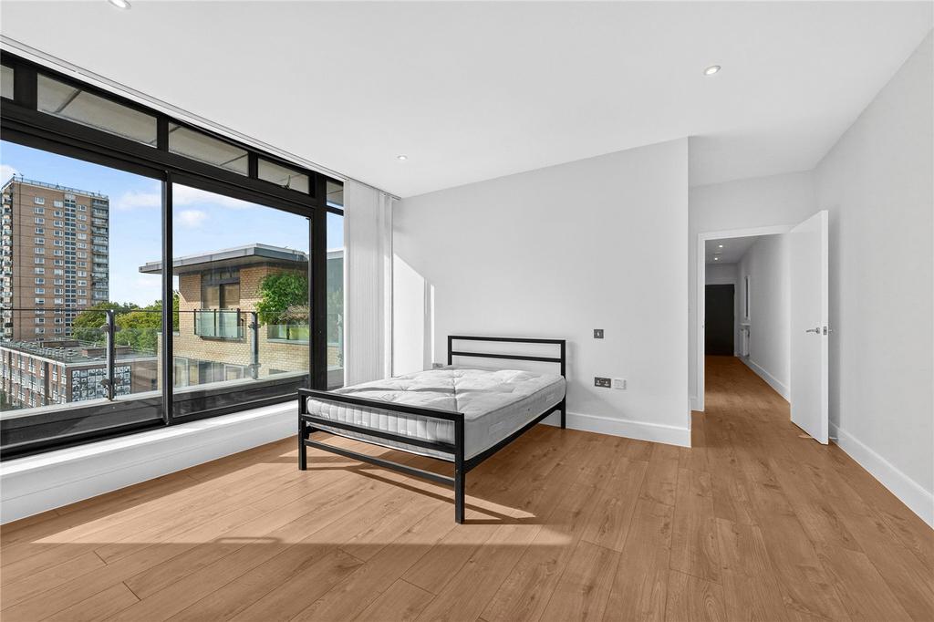 House in London - View 5