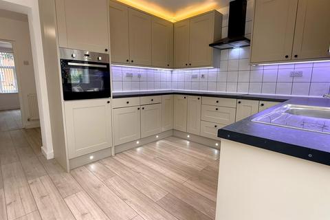 3 bedroom end of terrace house for sale, Elderfield Road, Birmingham B30