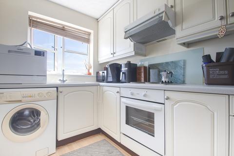 1 bedroom flat to rent, Park View Road, Welling DA16