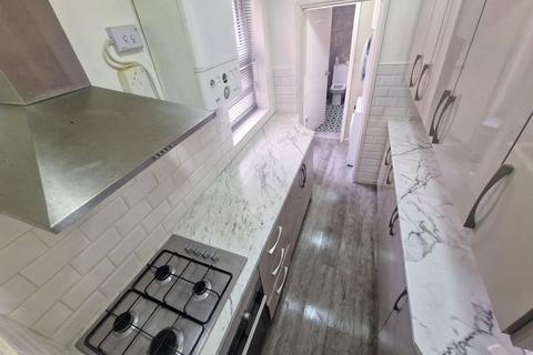3 bedroom terraced house to rent, Leicester LE2