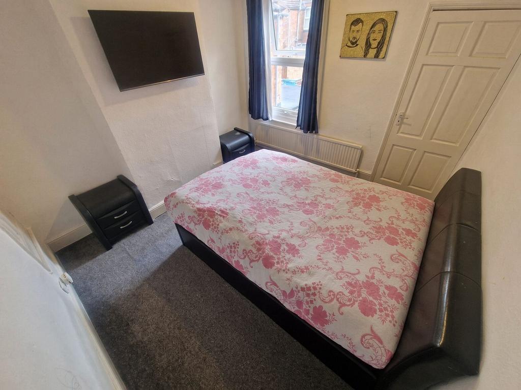 House in Leicester - More