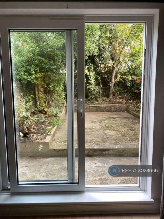 Apartment in London - View 3