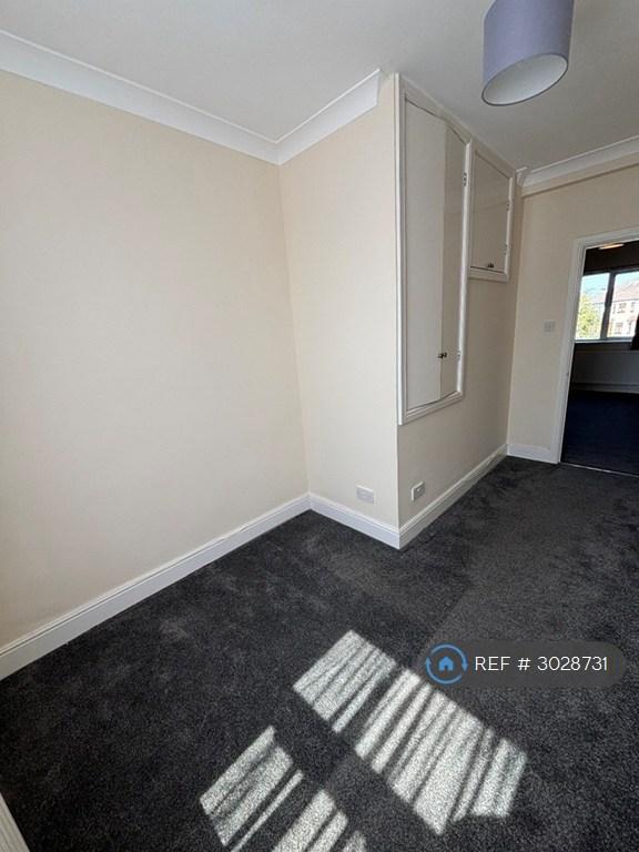 Apartment in Rainham - View 3