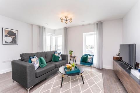 2 bedroom flat to rent, Dover Court, Dominion Road, UB2 5AE