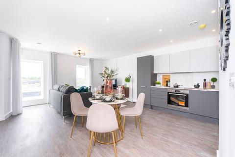 2 bedroom flat to rent, Dover Court, Dominion Road, UB2 5AE