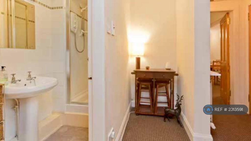 Apartment in Edinburgh - View 5