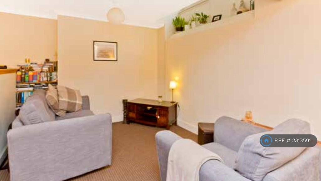 Apartment in Edinburgh - View 3