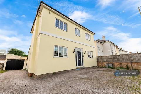 4 bedroom detached house to rent, Gloucester Rd, Cheltenham, GL51