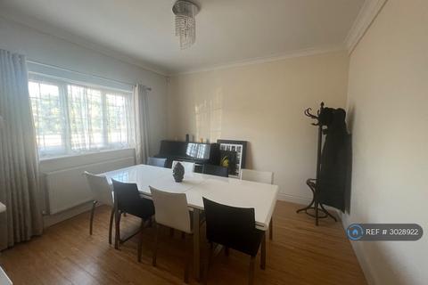 4 bedroom detached house to rent, Gloucester Rd, Cheltenham, GL51