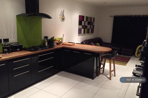 4 bedroom detached house to rent, Gloucester Rd, Cheltenham, GL51
