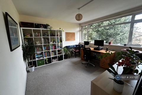 2 bedroom flat to rent, Doric Court, Beckenham, BR3