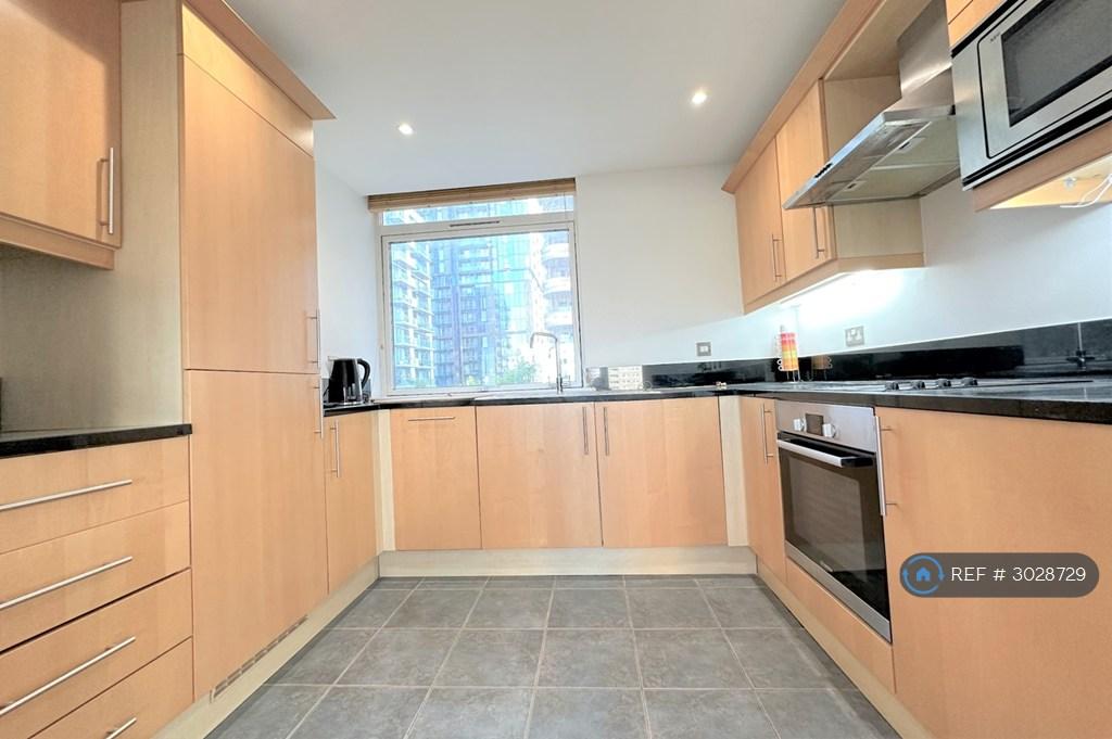 Apartment in Canary Wharf, London - View 5