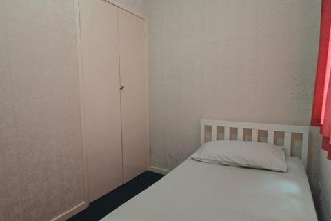 1 bedroom in a house share to rent, Atherton Close, Stanwell TW19