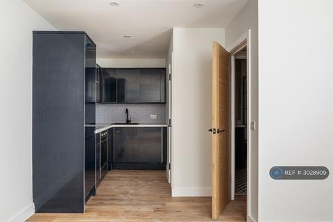 1 bedroom flat to rent, High Street, Kidlington, OX5