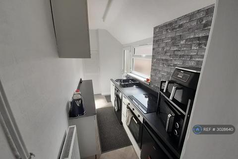 2 bedroom terraced house to rent, Herd St, Stoke-On-Trent, ST6