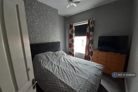 2 bedroom terraced house to rent, Herd St, Stoke-On-Trent, ST6