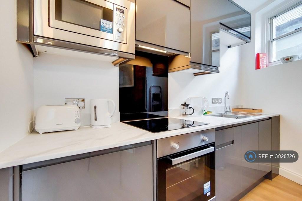 Apartment in London - More