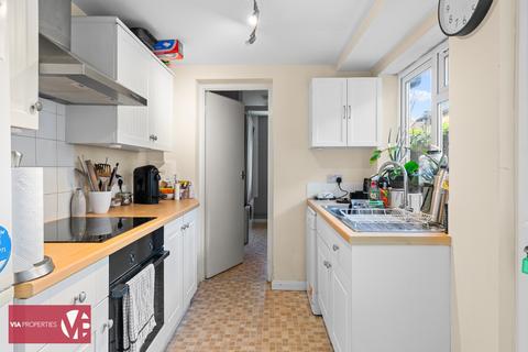 2 bedroom house to rent, Newgatestreet Road, Waltham Cross EN7