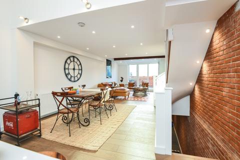 3 bedroom house to rent, Elm Grove, Wimbledon, London, SW19