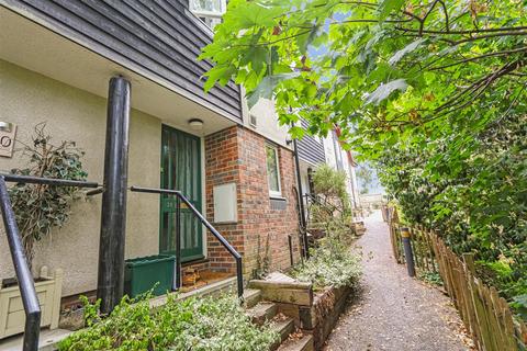 2 bedroom terraced house for sale, Elstree Hill, Bromley