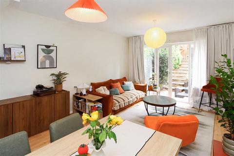 2 bedroom terraced house for sale, Elstree Hill, Bromley