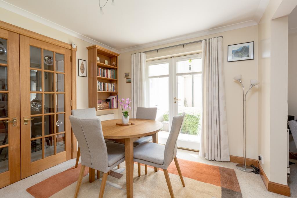 Apartment in Edinburgh - View 3